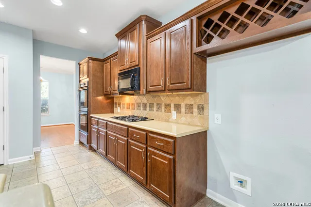9116 Perdernales Rio Helotes, TX 78023