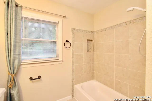 209 LYMAN DR Terrell Hills, TX 78209