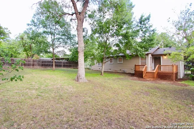 209 LYMAN DR Terrell Hills, TX 78209