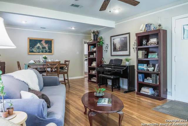 209 LYMAN DR Terrell Hills, TX 78209