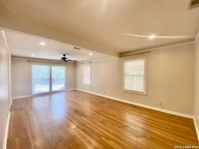 209 LYMAN DR Terrell Hills, TX 78209