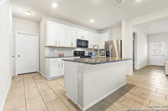 217 Stag Way Cibolo, TX 78108