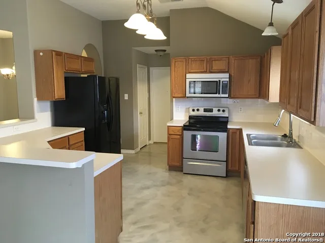 824 CROSS BRANCH DR Schertz, TX 78154