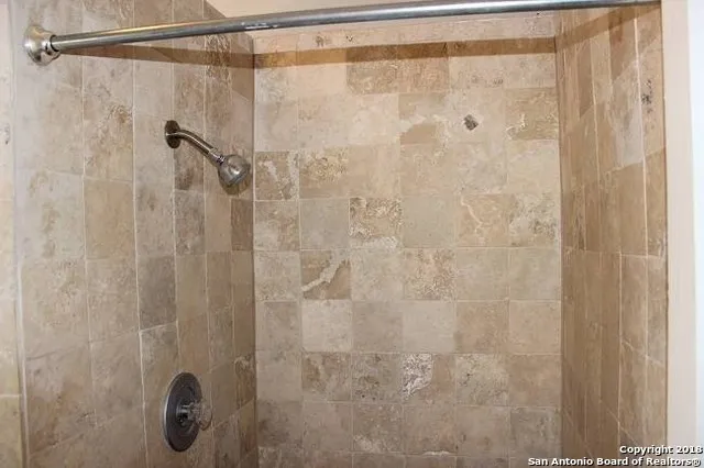 628 S Saint Mary's St Unit 200 San Antonio, TX 78205