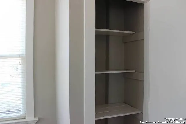 628 S Saint Mary's St Unit 200 San Antonio, TX 78205