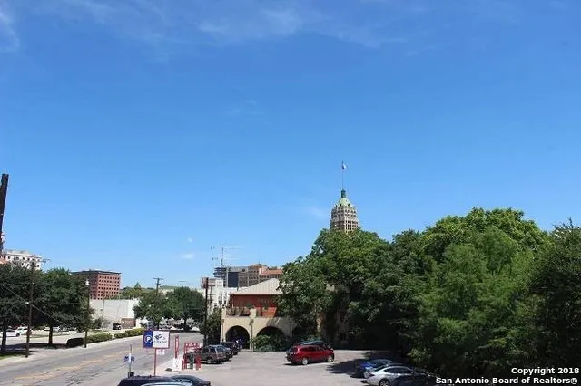 628 S Saint Mary's St Unit 200 San Antonio, TX 78205