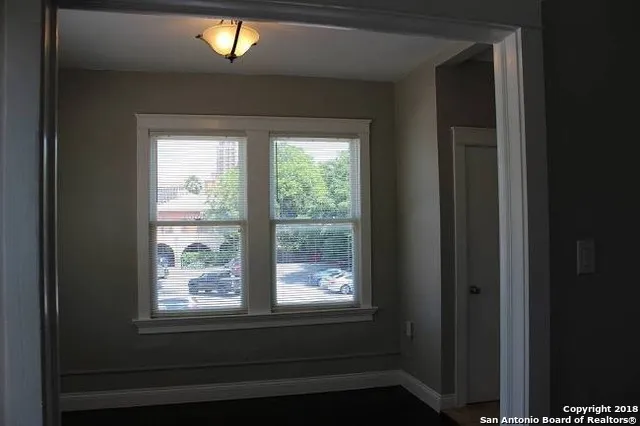 628 S Saint Mary's St Unit 200 San Antonio, TX 78205