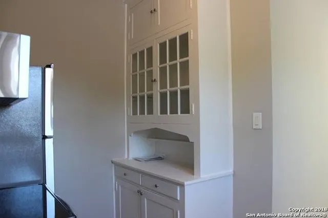 628 S Saint Mary's St Unit 200 San Antonio, TX 78205