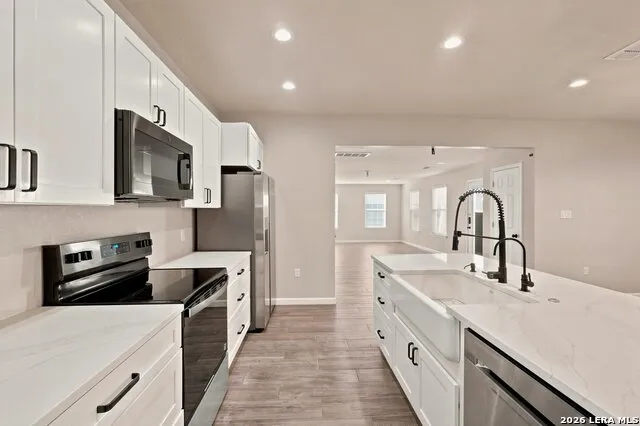 1452 LAKEVIEW DR Canyon Lake, TX 78133