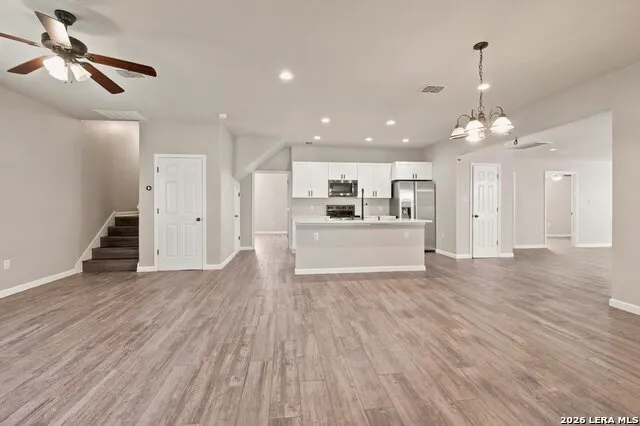 1452 LAKEVIEW DR Canyon Lake, TX 78133