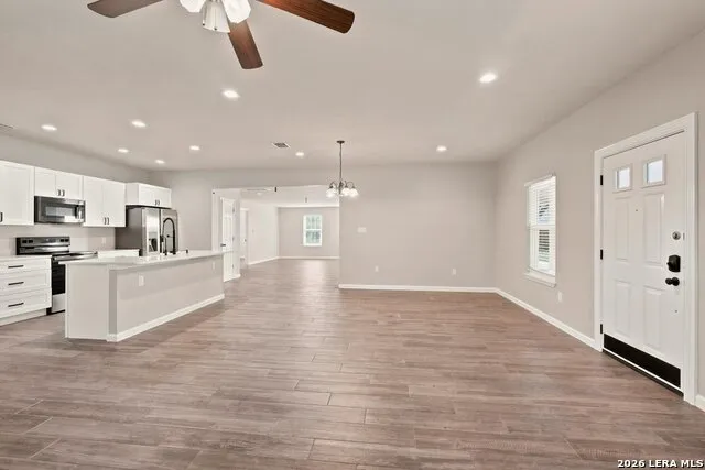 1452 LAKEVIEW DR Canyon Lake, TX 78133