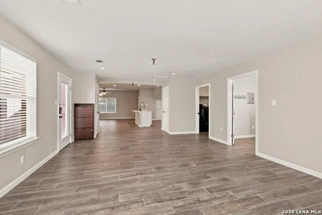 1452 LAKEVIEW DR Canyon Lake, TX 78133