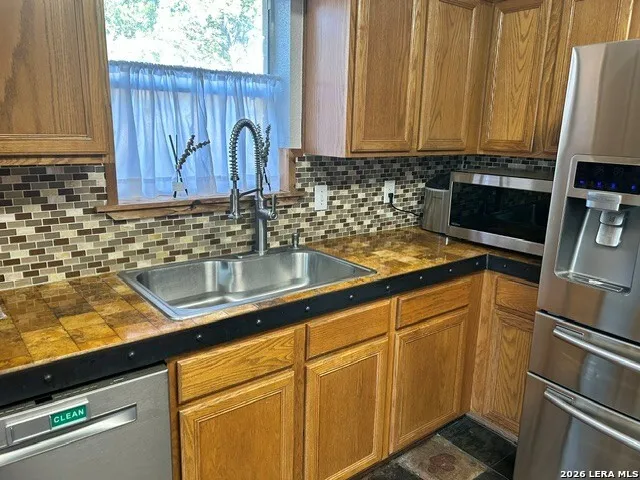 1106 Amanda Canyon Lake, TX 78133