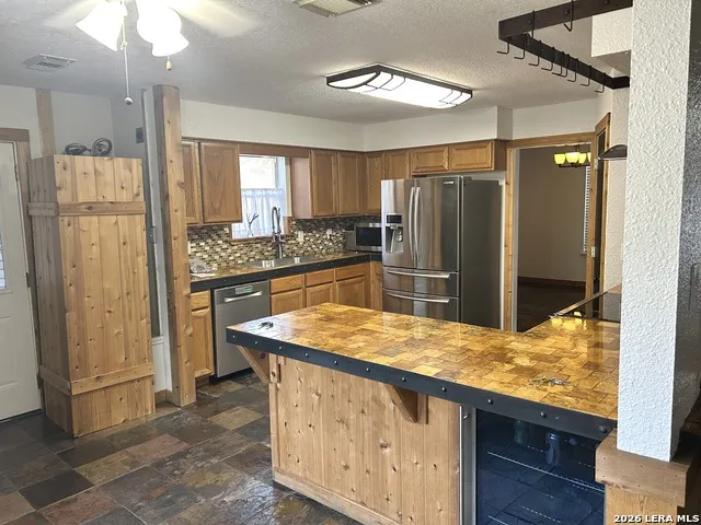 1106 Amanda Canyon Lake, TX 78133