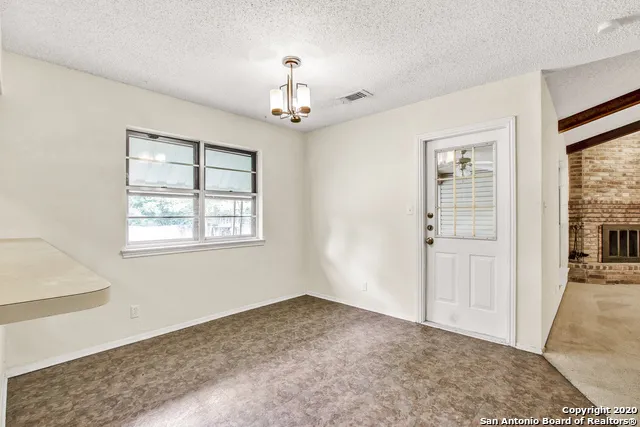 302 GATEWAY ST Converse, TX 78109
