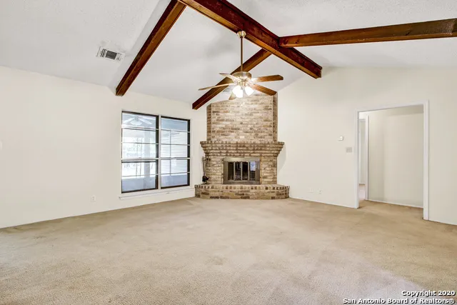 302 GATEWAY ST Converse, TX 78109