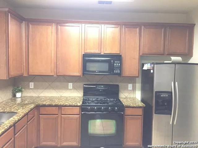 8914 IMPERIAL CROSS Helotes, TX 78023