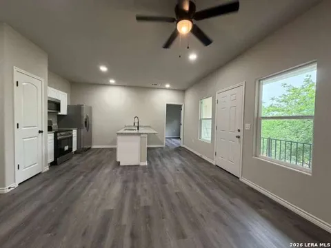 7616 Windsor Oaks