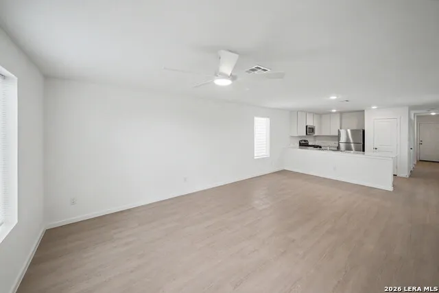 4835 Daisy Blossom Converse, TX 78109