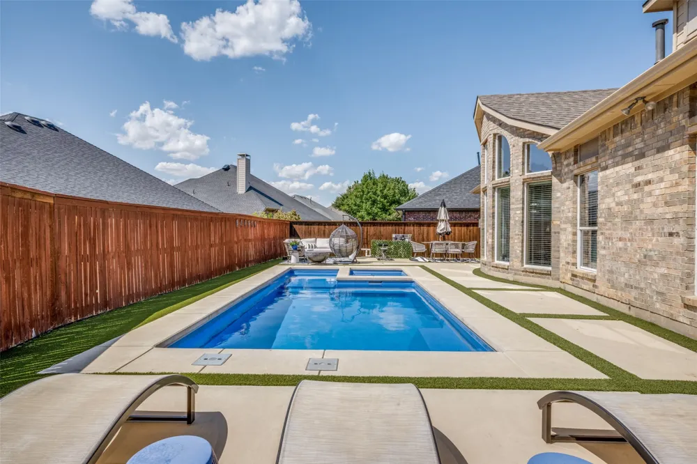 8019 Navisota Drive Lantana, TX 76226