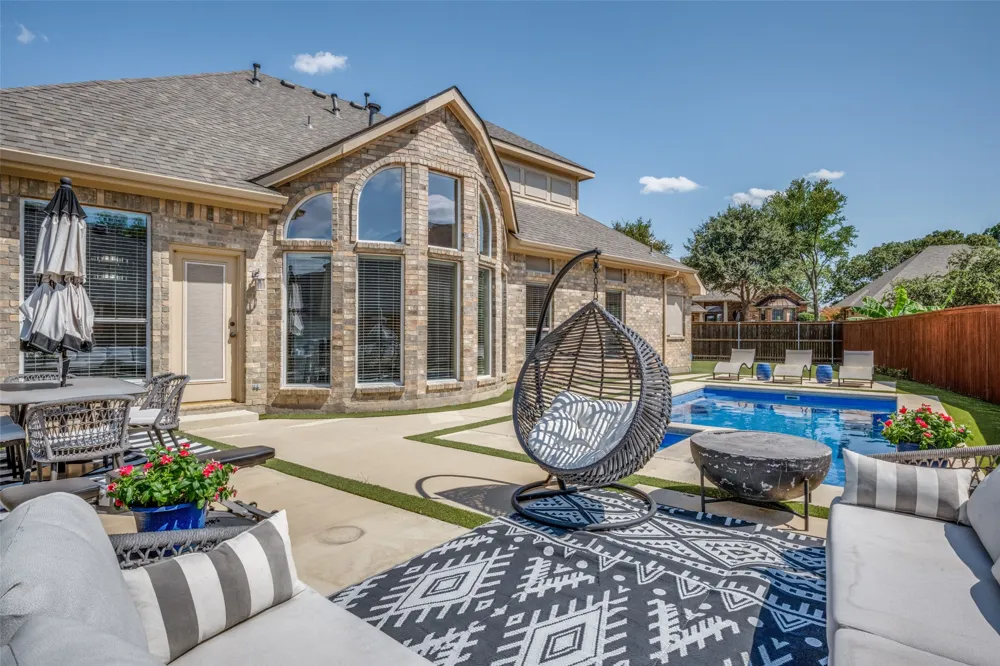 8019 Navisota Drive Lantana, TX 76226