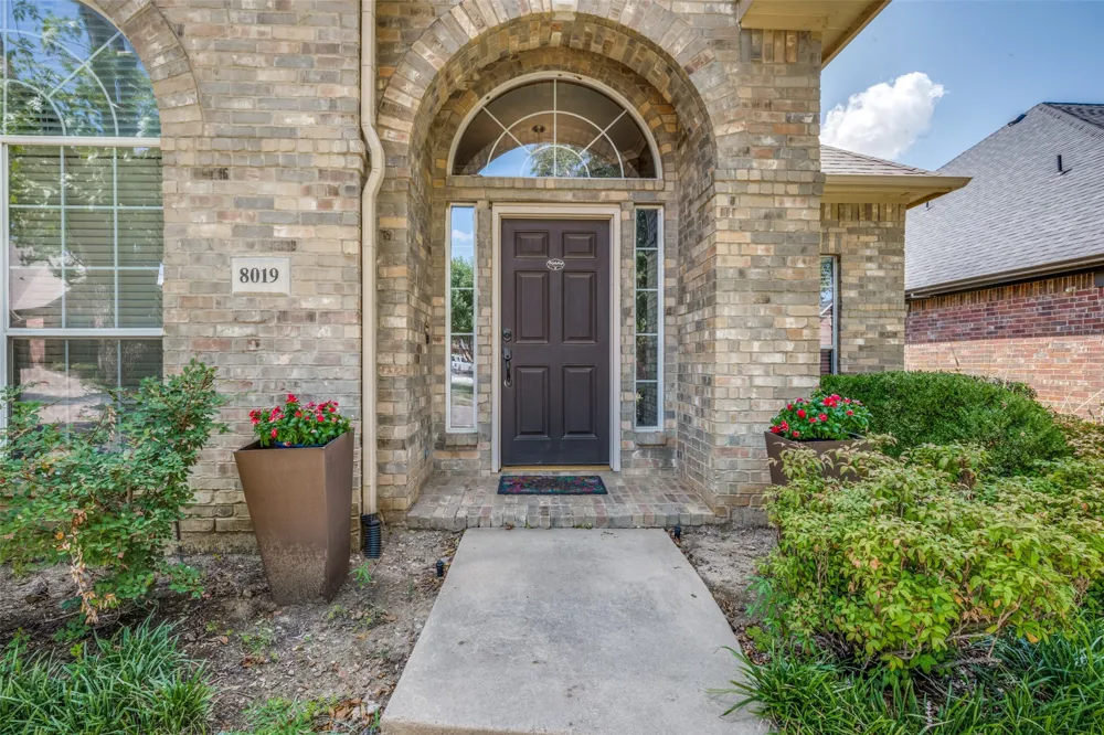 8019 Navisota Drive Lantana, TX 76226