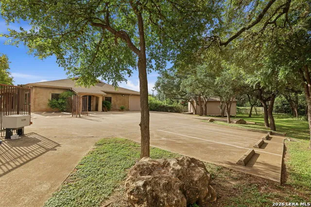 9002 WESTERN VW Helotes, TX 78023