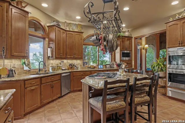 204 Ranch House Rd Kerrville, TX 78028
