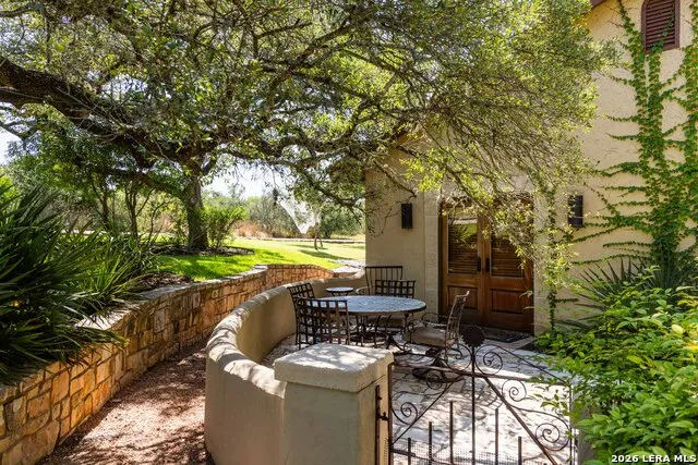204 Ranch House Rd Kerrville, TX 78028