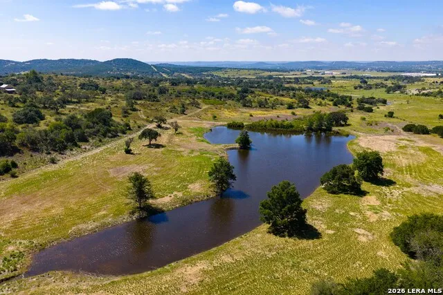 204 Ranch House Rd Kerrville, TX 78028