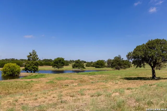 204 Ranch House Rd Kerrville, TX 78028