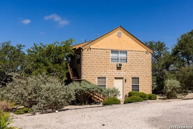 204 Ranch House Rd Kerrville, TX 78028