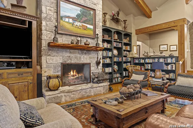 204 Ranch House Rd Kerrville, TX 78028