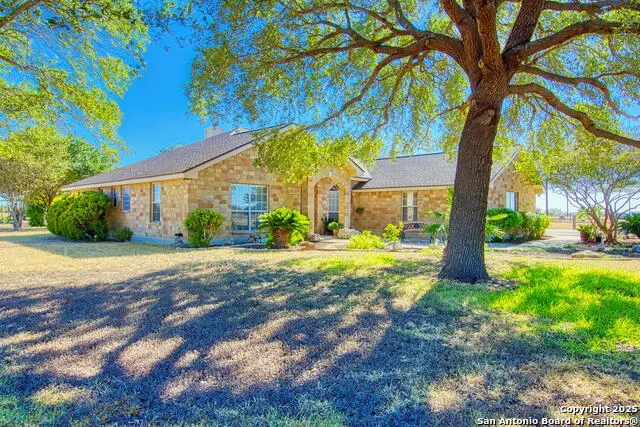 15260 Miller Rd St Hedwig, TX 78152