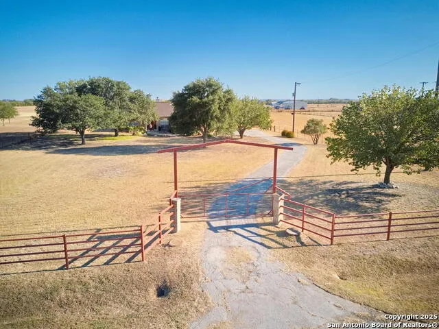 15260 Miller Rd St Hedwig, TX 78152