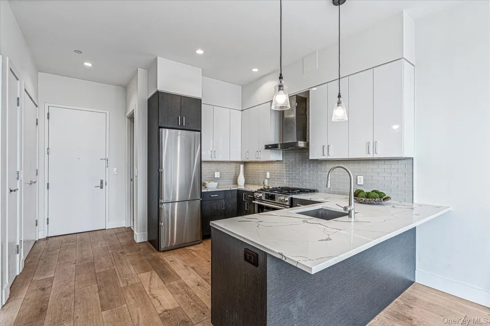 26-33 28th Street #4A Astoria, NY 11102