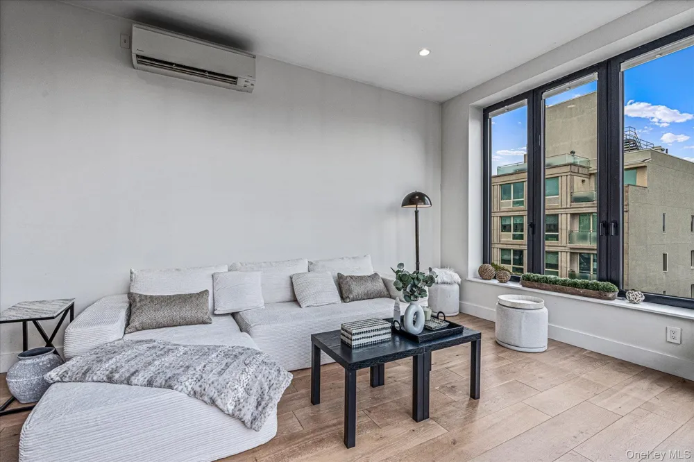 26-33 28th Street #4A Astoria, NY 11102