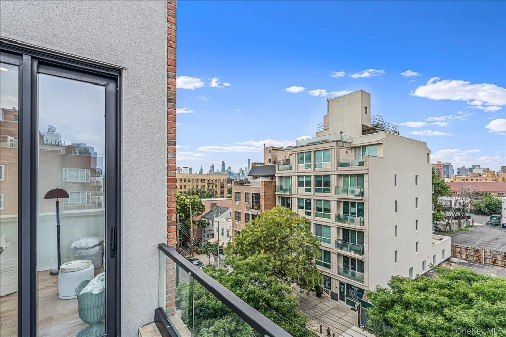26-33 28th Street #4A Astoria, NY 11102