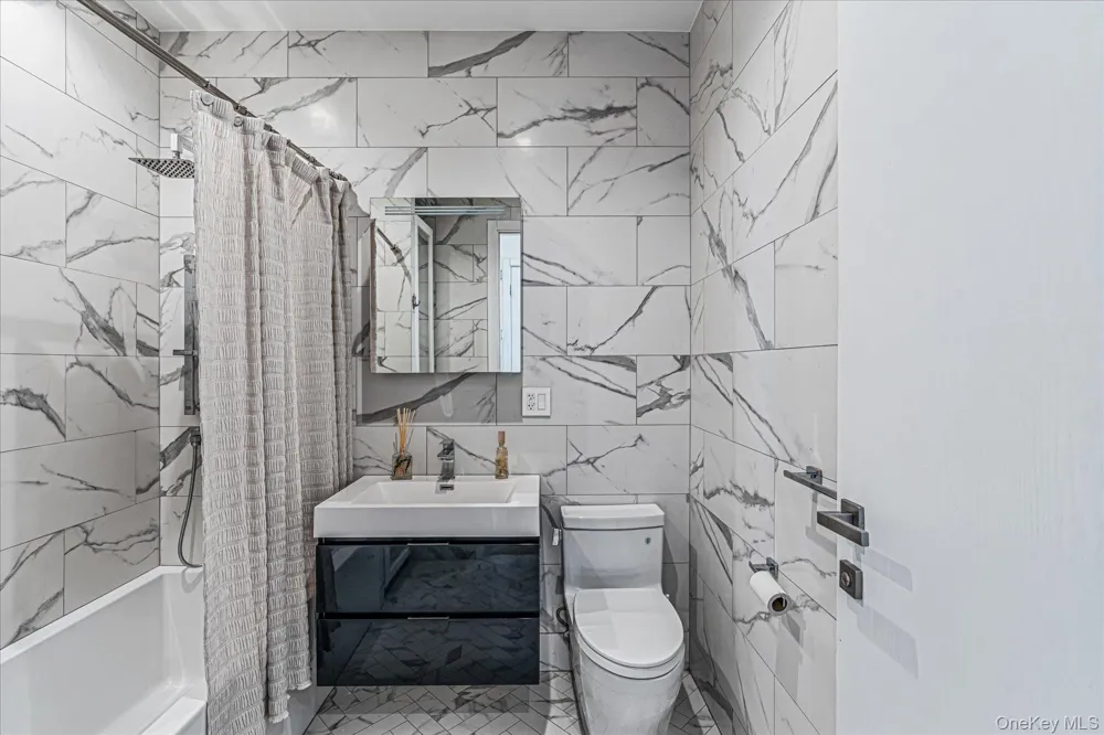 26-33 28th Street #4A Astoria, NY 11102
