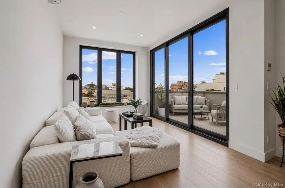 26-33 28th Street #4A Astoria, NY 11102