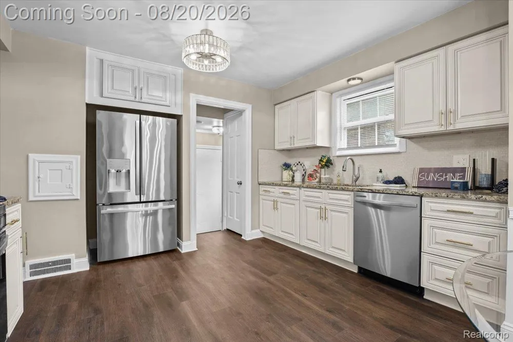 429 Moran Road Grosse Pointe Farms City, MI 48236