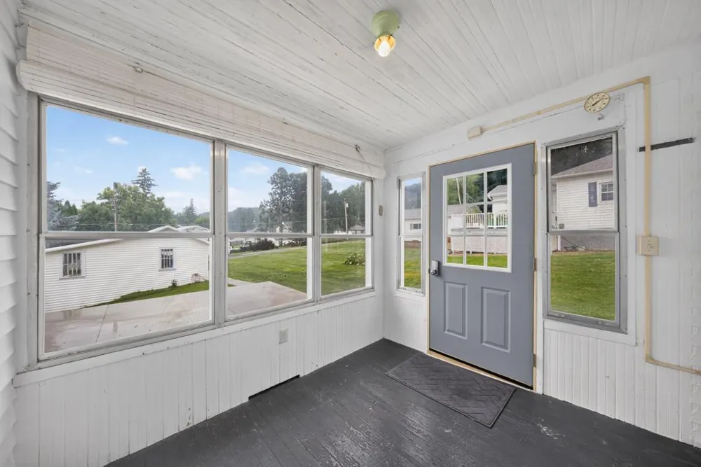 704 Viking Avenue S Lanesboro, MN 55949