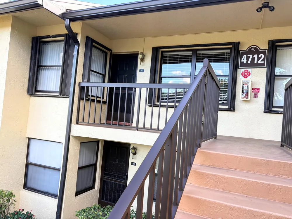 4712 E LUCERNE LAKES BOULEVARD E #203 Lake Worth, FL 33467