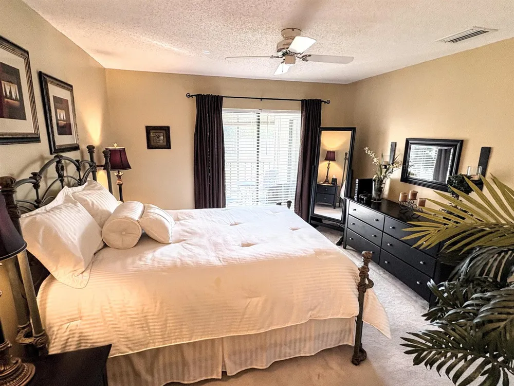 4712 E LUCERNE LAKES BOULEVARD E #203 Lake Worth, FL 33467
