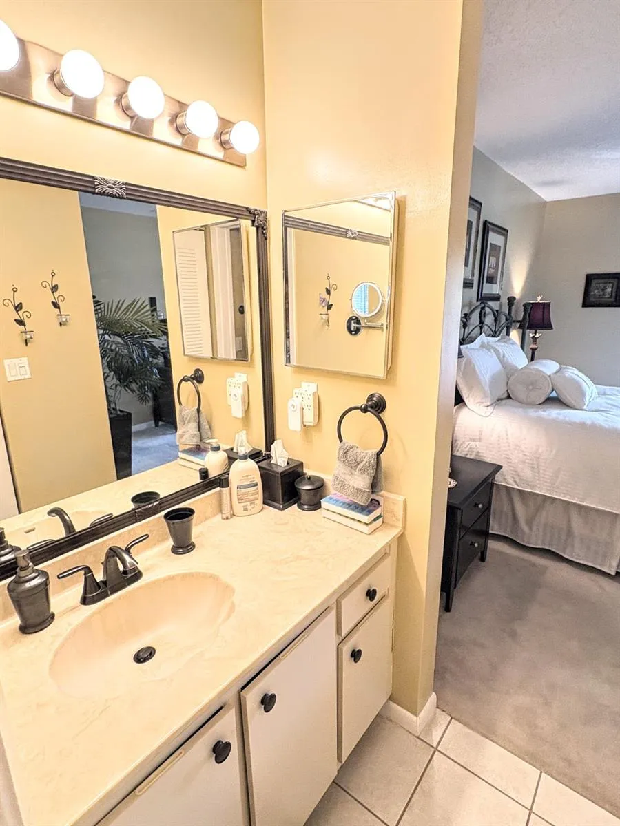 4712 E LUCERNE LAKES BOULEVARD E #203 Lake Worth, FL 33467