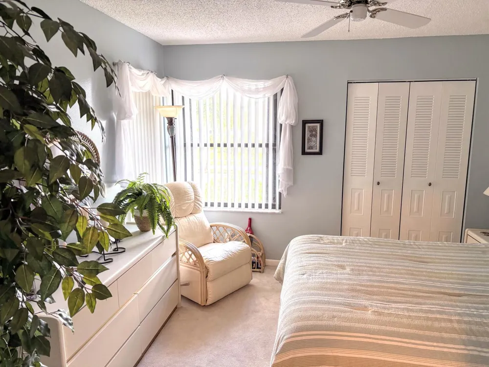 4712 E LUCERNE LAKES BOULEVARD E #203 Lake Worth, FL 33467