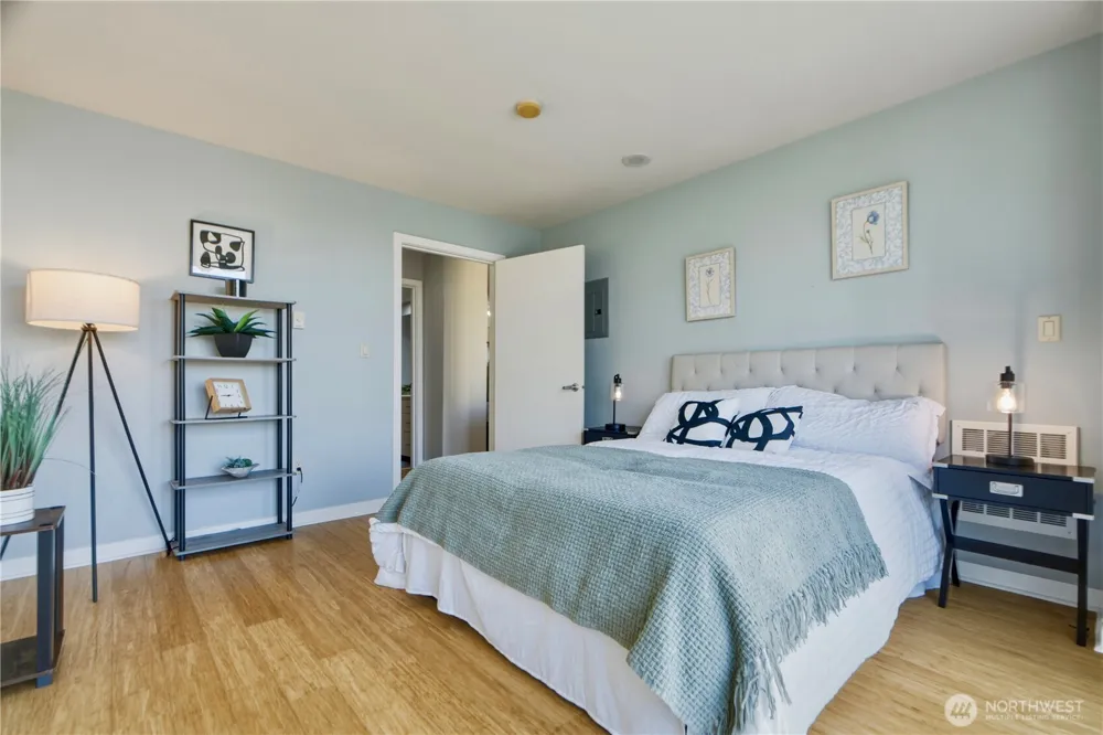 1100 106th Avenue NE #704 Bellevue, WA 98004