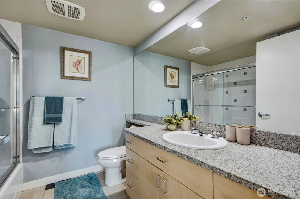 1100 106th Avenue NE #704 Bellevue, WA 98004
