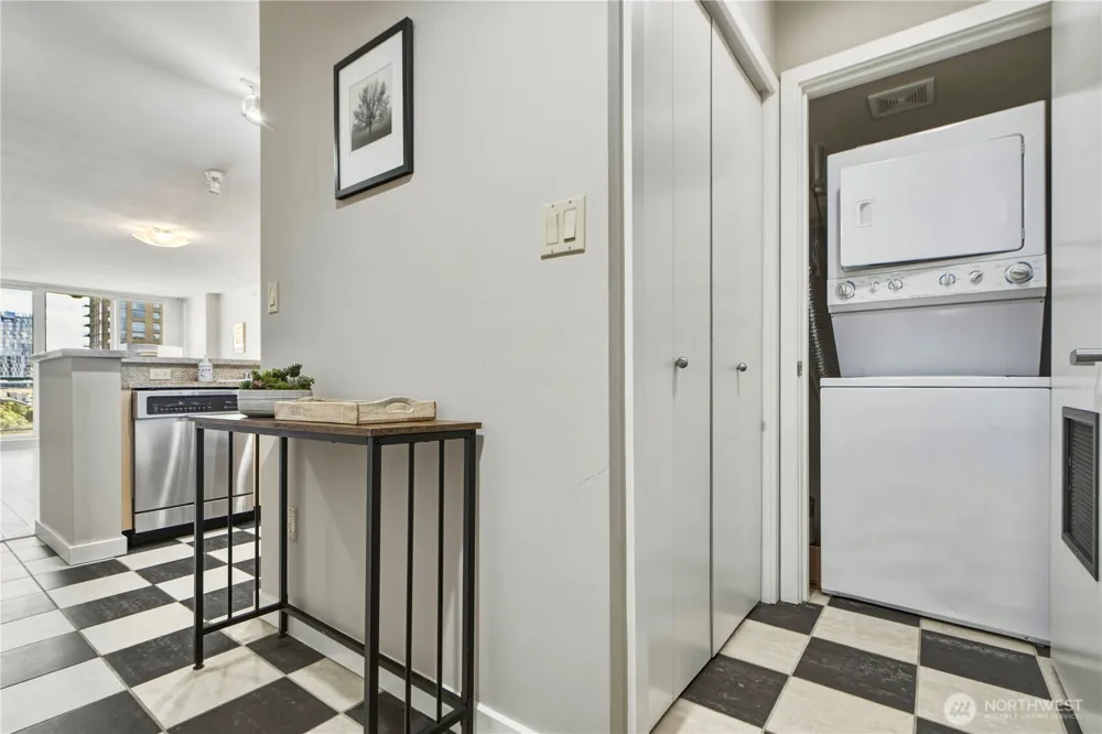 1100 106th Avenue NE #704 Bellevue, WA 98004