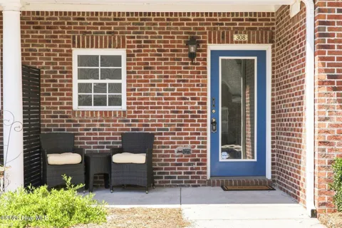 308 Hibiscus Way